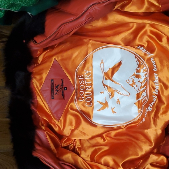 Goose Country Leather Coat w/Fox fur - Picture 3 of 4